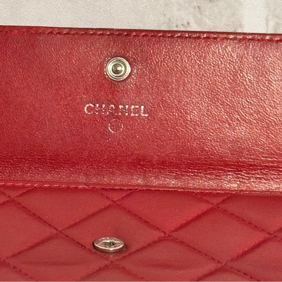 CHANEL Lambskin Quilted Large Gusset Flap Wallet Red Includes silver chain - Picture 7 of 11